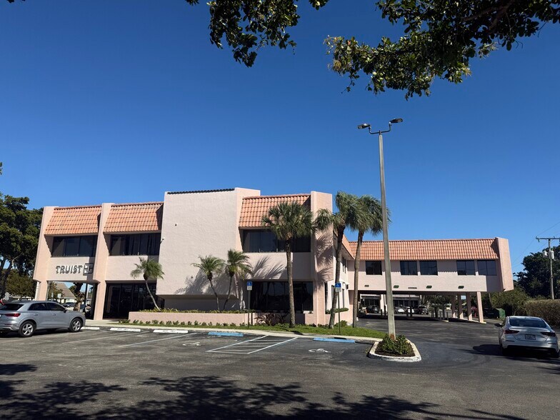 More Photos Of 1860 Forest Hill Blvd, West Palm Beach Unknown For Lease