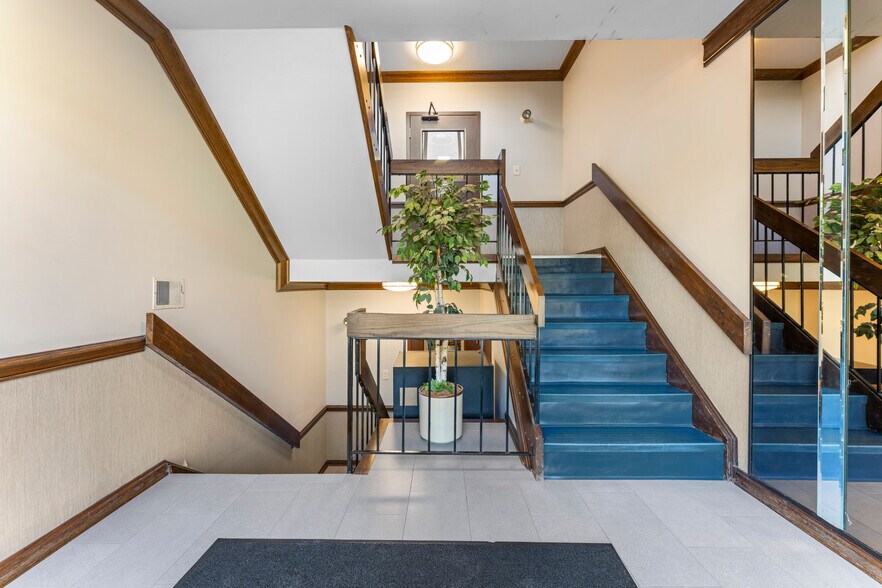 More Photos Of 600 Commerce Dr, Coraopolis Office Residential For Lease