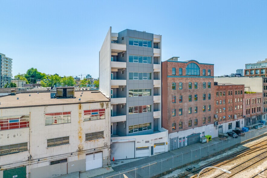 More Photos Of 355 Railway St, Vancouver Flex For Sale
