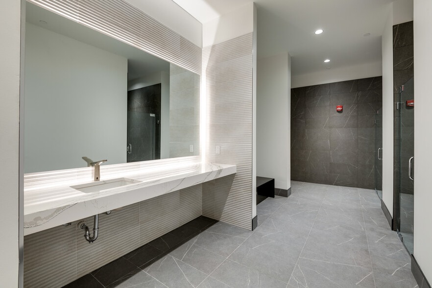 More Photos Of 455 Duke Dr, Franklin Office For Lease