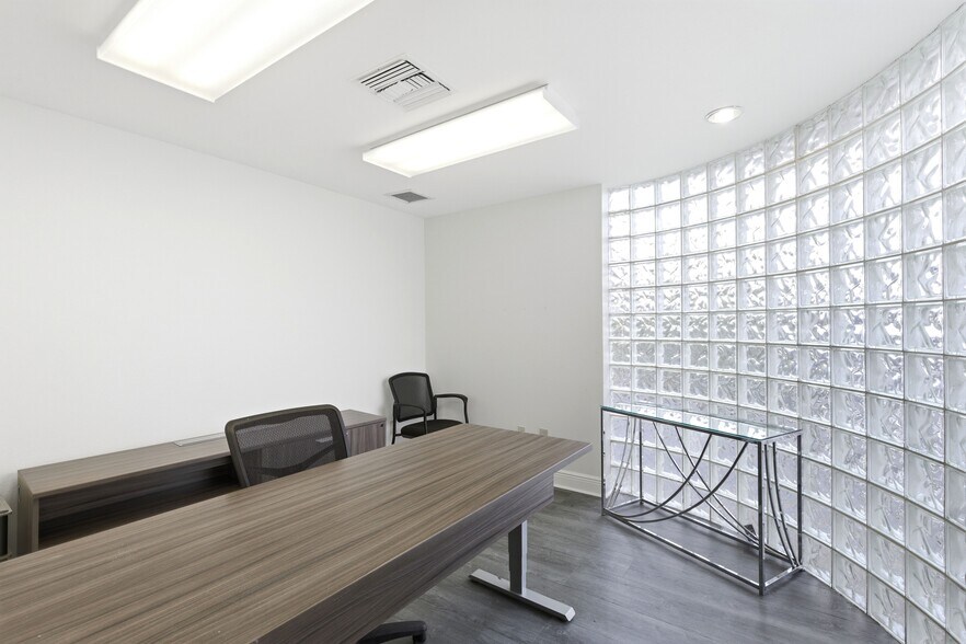 More Photos Of 611 NE 13th St, Fort Lauderdale Loft Creative Space For Lease