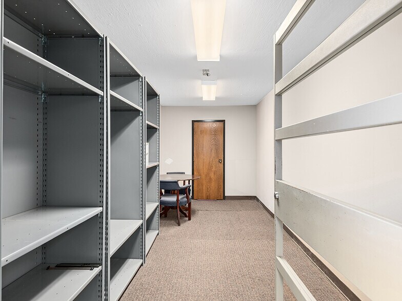 More Photos Of 7 Orchard St, Asheville Bank For Lease