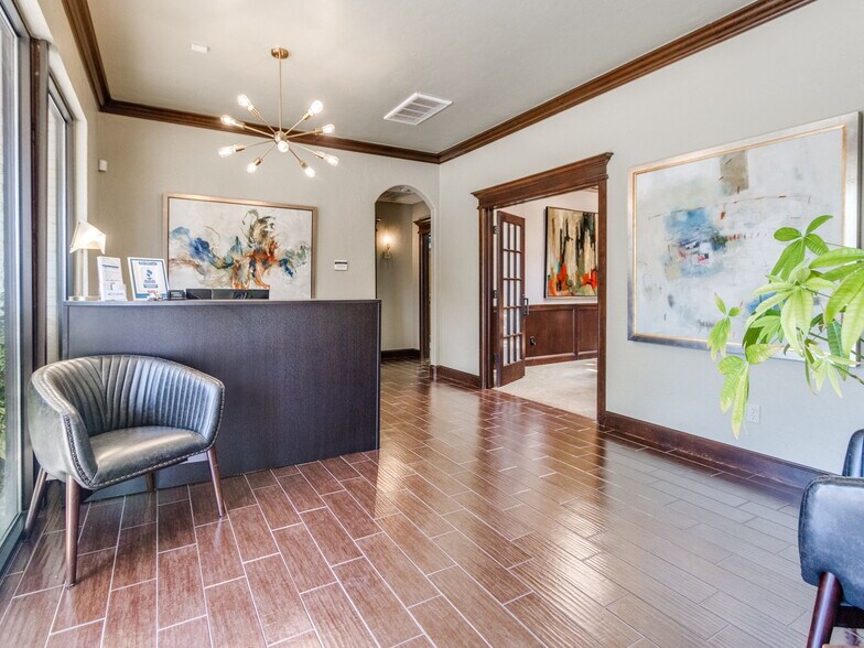 More Photos Of 2425 Wilcox Dr, Norman Office For Sale