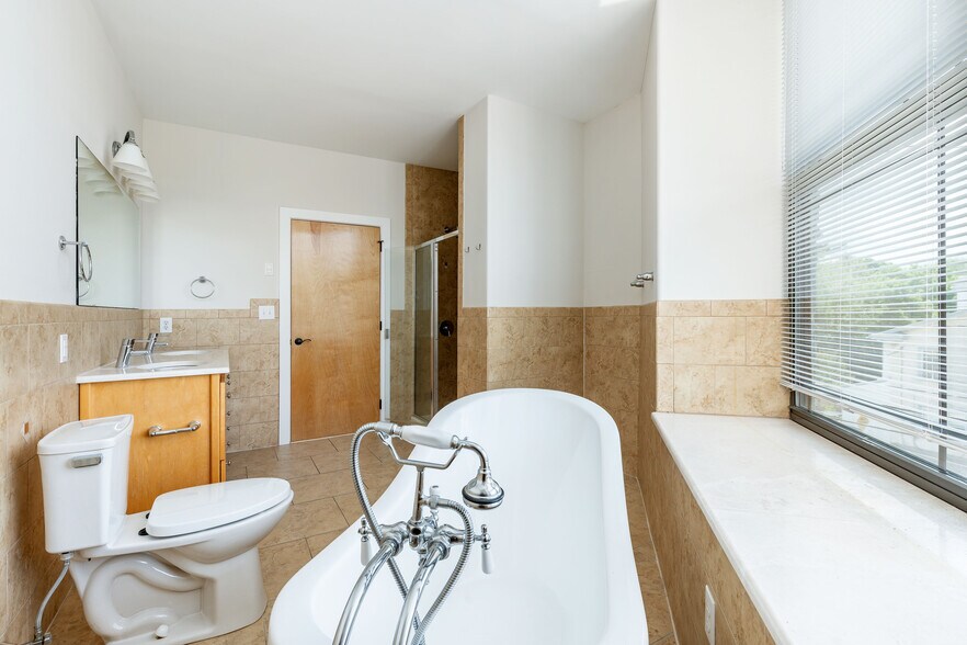 More Photos Of 4557 Manayunk Ave, Philadelphia Apartments For Sale