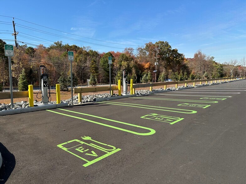 More Photos Of 15 Harts Ln, East Brunswick Warehouse For Lease