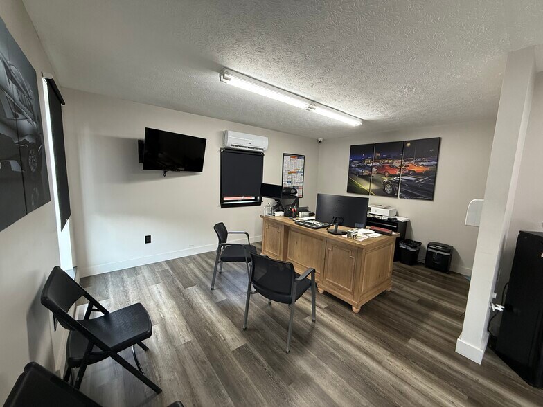 More Photos Of 707 W Main St, Crestline Specialty For Sale