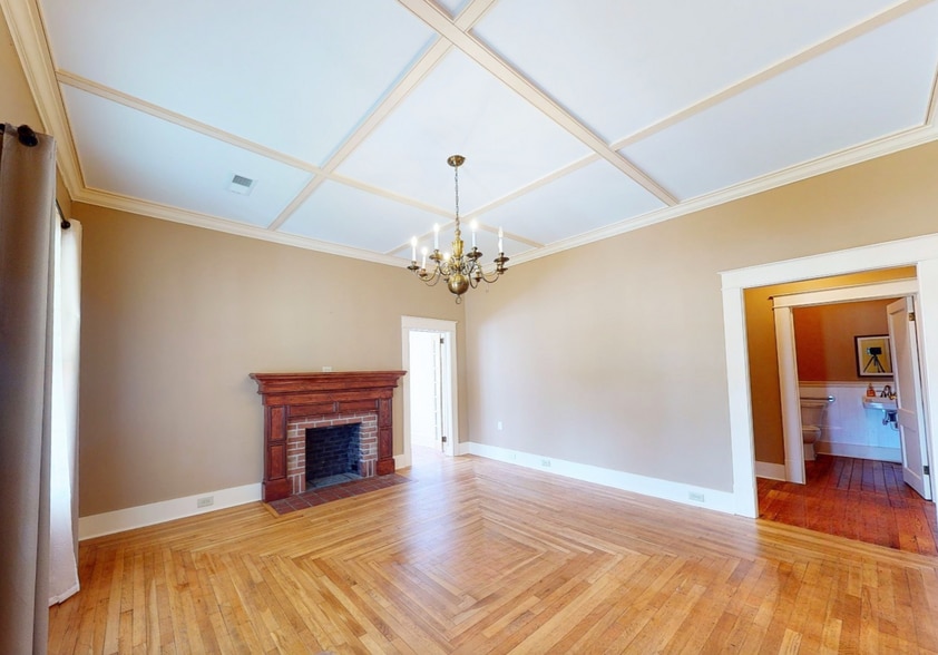 More Photos Of 111 West Orange St, Jesup Freestanding For Lease