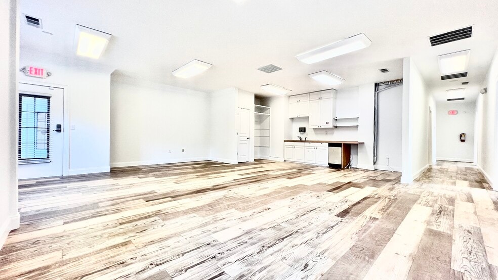 More Photos Of 4080 McGinnis Ferry Rd, Alpharetta Office For Sale