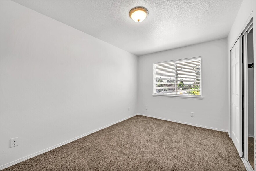 More Photos Of 1901-1943 SE 122nd Ave, Portland Apartments For Sale