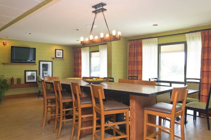 More Photos Of 4253 Burbank Rd, Wooster Hotel For Sale