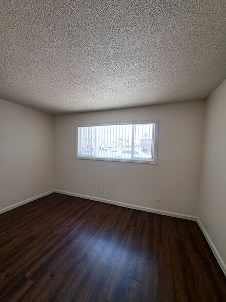 More Photos Of 441 S Dearing Ave, Fresno Apartments For Sale