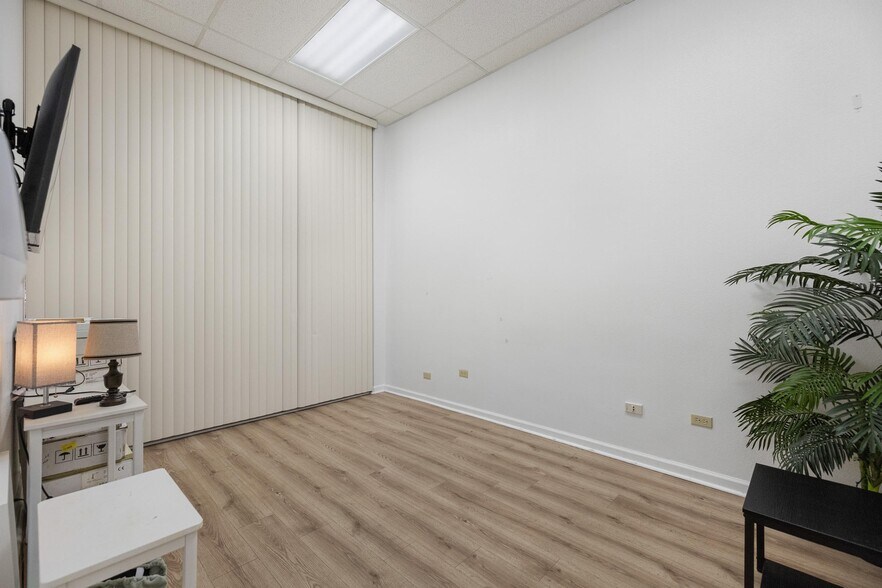 More Photos Of 98-1247 Kaahumanu St, Aiea Medical For Sale