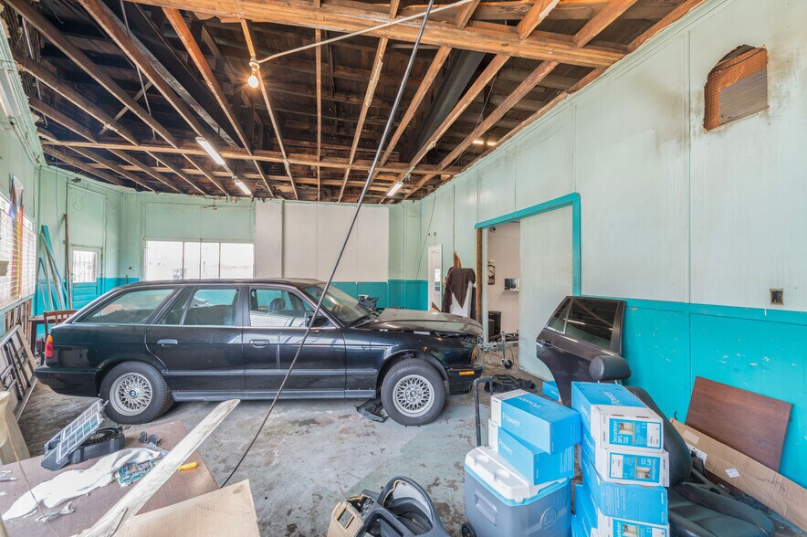 More Photos Of 2030 Broadview Rd, Cleveland Storefront For Sale