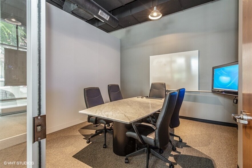 More Photos Of 301-325 W Ohio St, Chicago Apartments For Lease