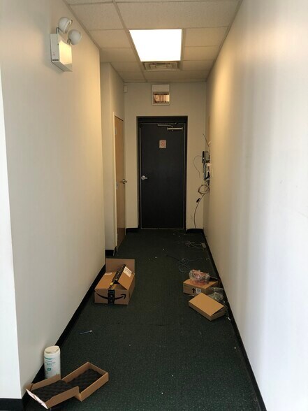 More Photos Of 268 S State St, Elgin General Retail For Lease