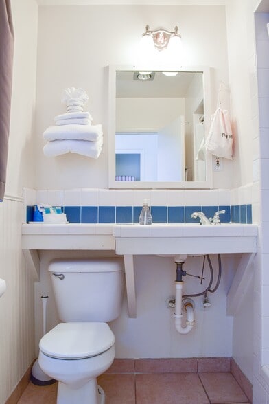 More Photos Of 20 S Ocean Ave, Cayucos Hotel For Sale