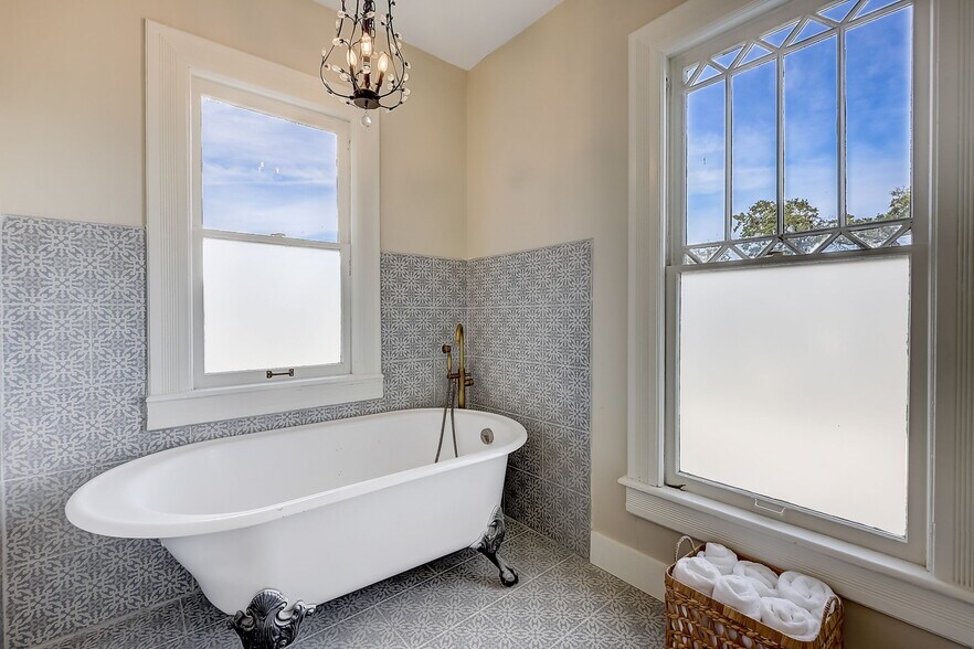 More Photos Of 315 Live Oak Ave, Daytona Beach Apartments For Sale