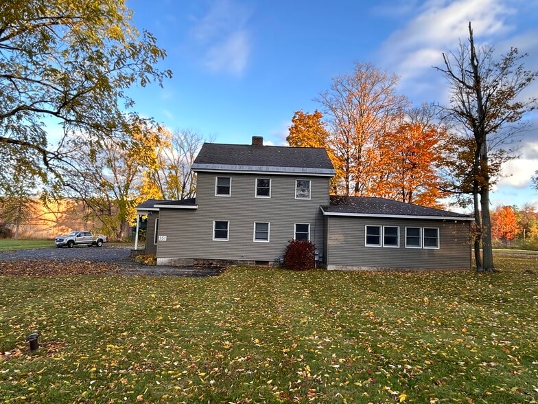 More Photos Of 551 E Genesee St, Fayetteville Office For Sale