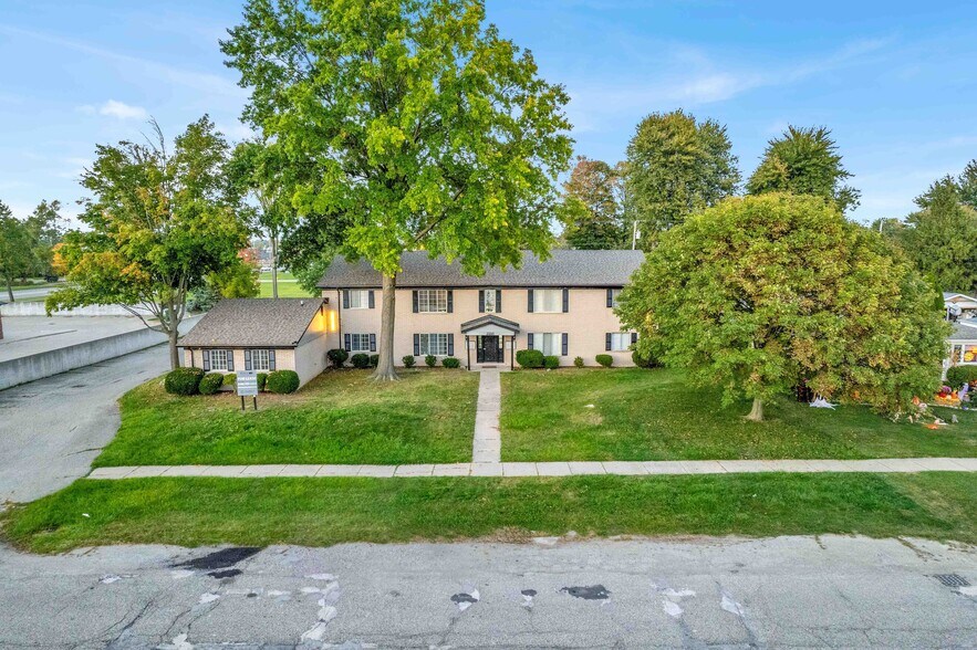 More Photos Of 23225 Deanhurst St, Clinton Township Apartments For Sale