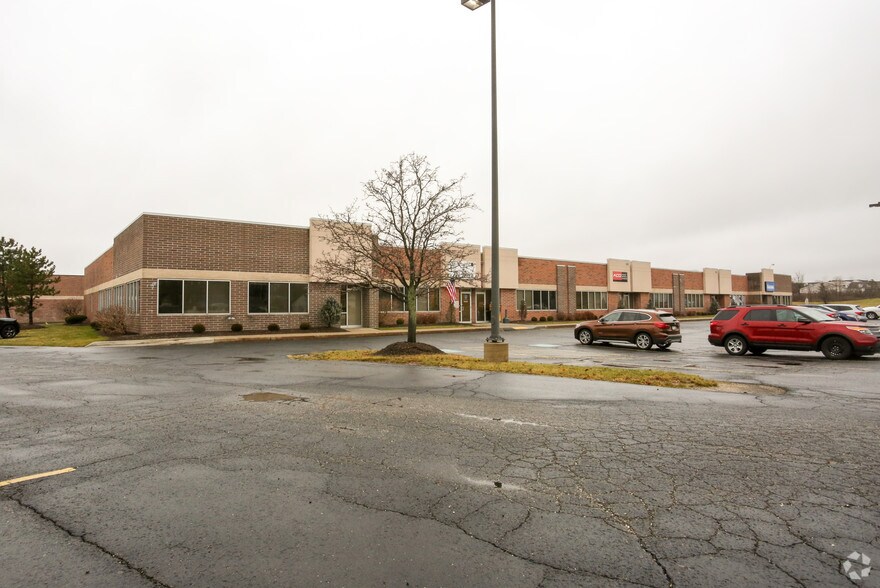 More Photos Of 555 Frost Rd, Streetsboro Flex For Lease