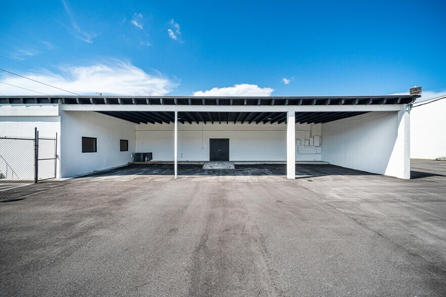 More Photos Of 4301 NW 72nd Ave, Miami Warehouse For Lease