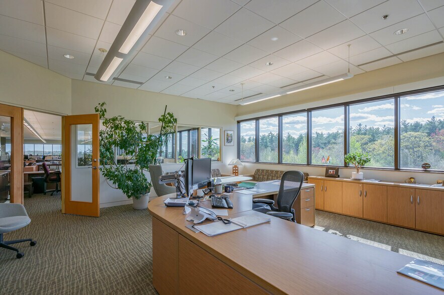 More Photos Of 6 Kitty Hawk Lndg, Londonderry Office For Sale