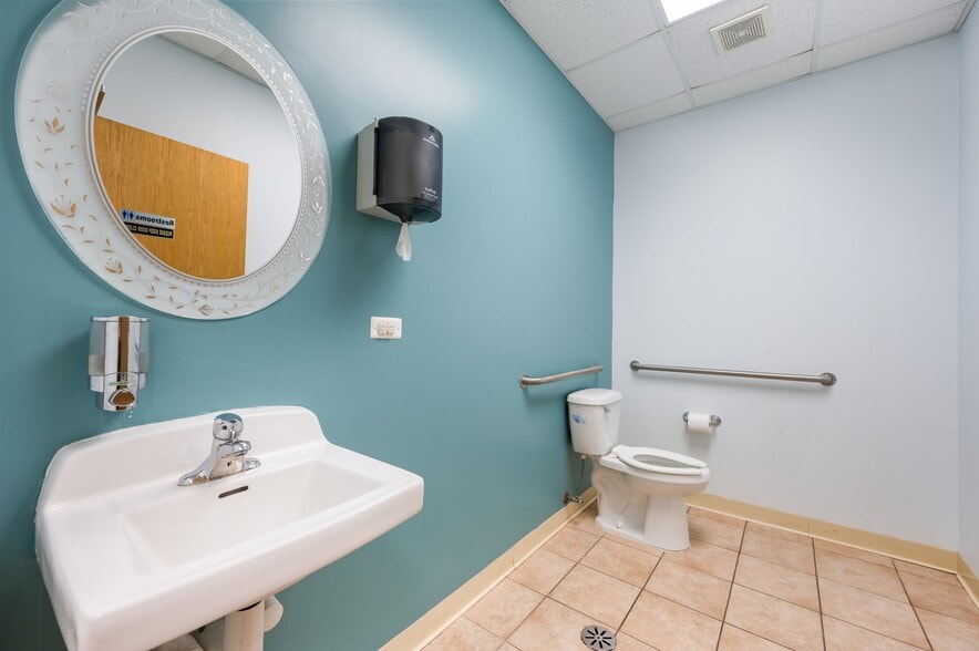 More Photos Of 6021 S Kedzie Ave, Chicago Medical For Sale