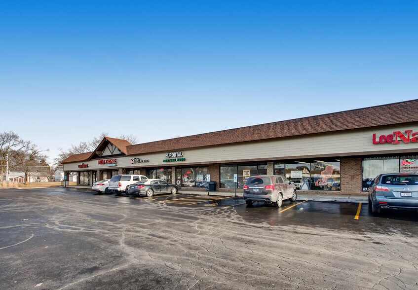 More Photos Of 1010-1072 E Schaumburg Rd, Streamwood Unknown For Lease