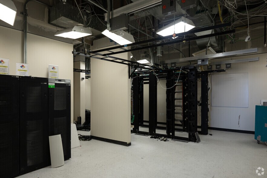 More Photos Of 7901 E Lowry Blvd, Denver Office For Sale