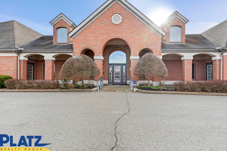 More Photos Of 935 Trailwood Dr, Youngstown Medical For Sale
