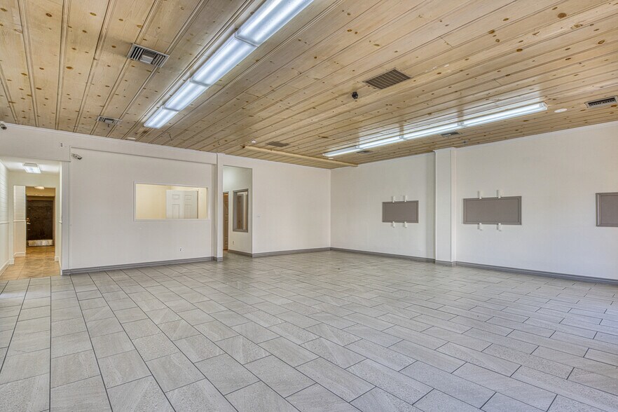 More Photos Of 729 S Main St, Salinas Office For Sale