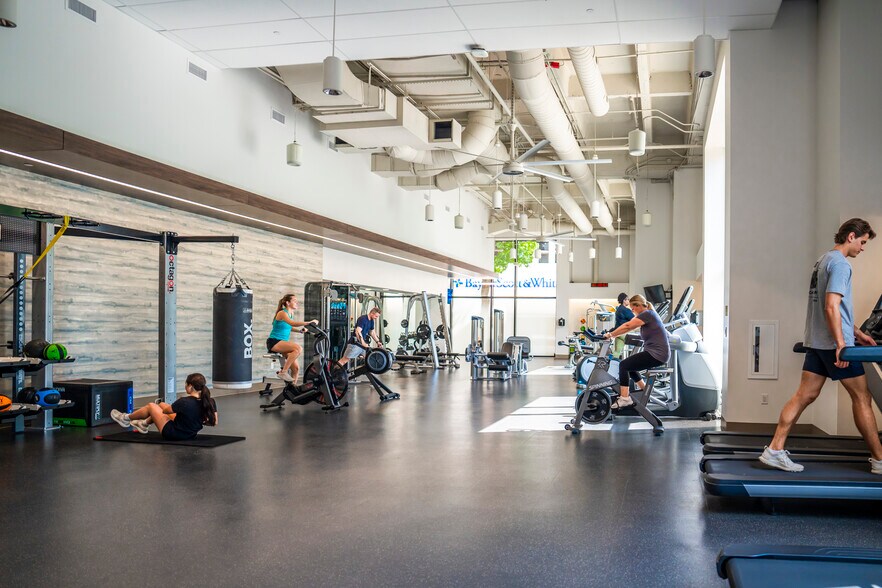 More Photos Of 98 San Jacinto Blvd, Austin Office For Lease