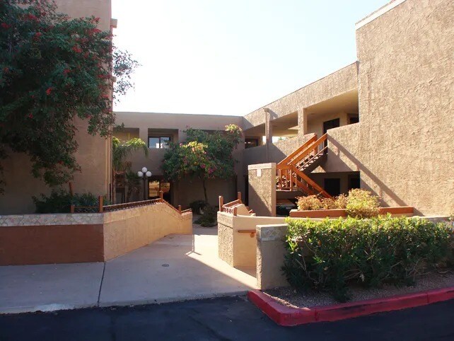 More Photos Of 1819 S Dobson Rd, Mesa Office For Lease