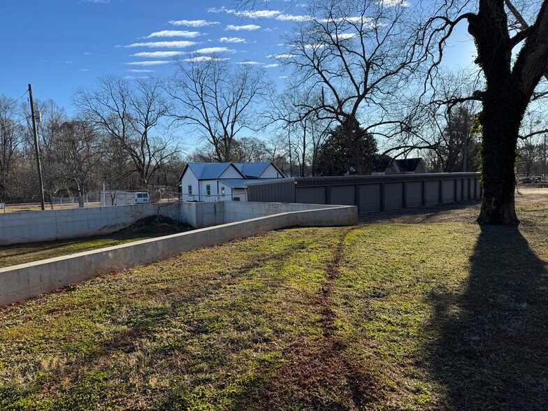 More Photos Of 8665 Maysville Rd, Maysville Self Storage For Sale