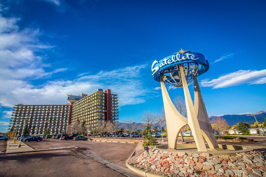 More Photos Of 411 Lakewood Cir, Colorado Springs Hotel For Sale