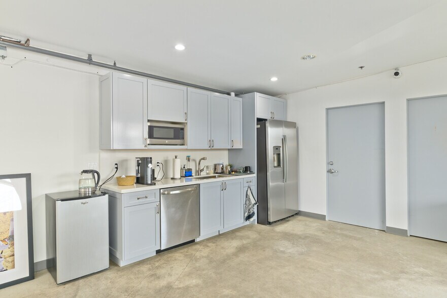 More Photos Of 11751 Mississippi, Los Angeles Industrial For Sale