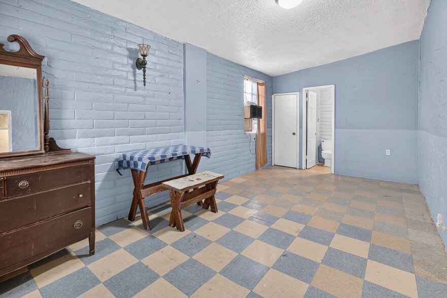 More Photos Of 611 W Main St, Fabens Apartments For Sale