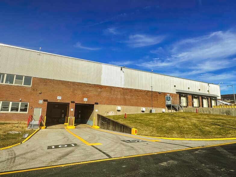 More Photos Of 3121 Pleasant Valley Blvd, Altoona Light Distribution For Lease