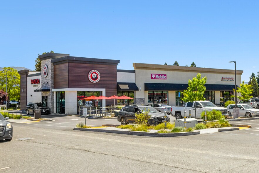 More Photos Of 1236 Airport Park Blvd, Ukiah Storefront For Lease