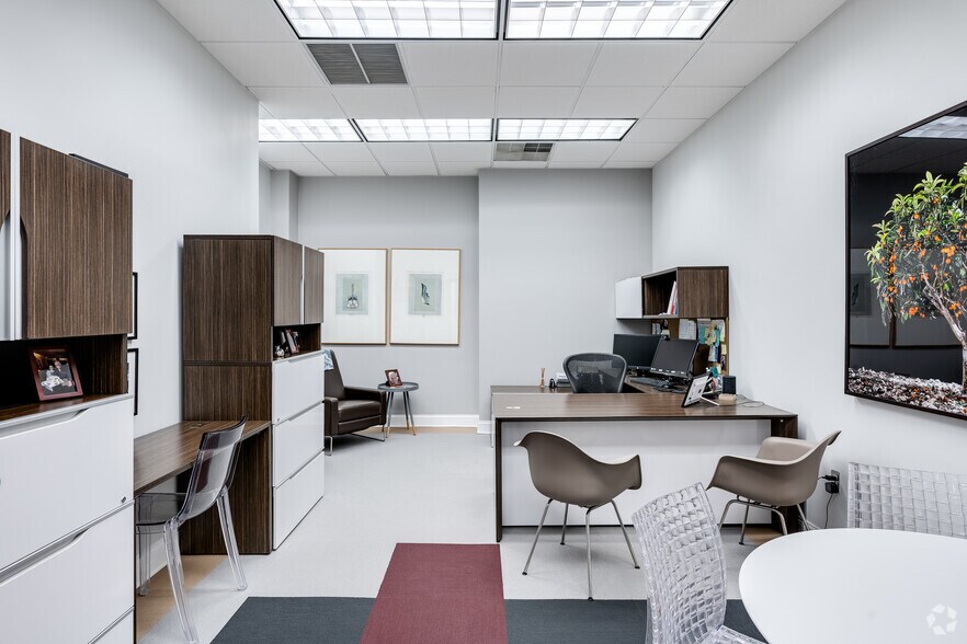 More Photos Of 1511 Walnut St, Philadelphia Office For Lease
