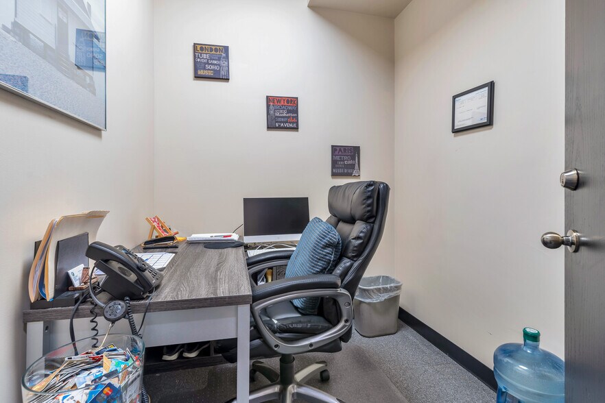 More Photos Of 1120 Westwood St, Coquitlam Office For Sale