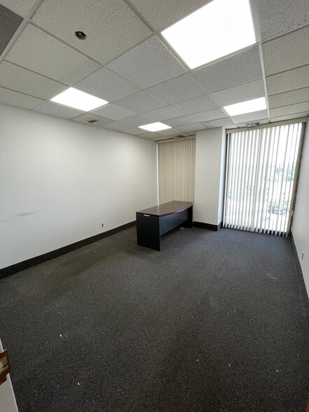 More Photos Of 107 Northern Blvd, Great Neck Medical For Lease