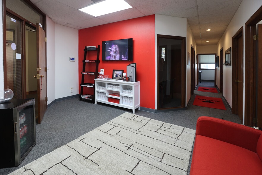 More Photos Of 4291 Austin Bluffs Pky, Colorado Springs Office For Lease
