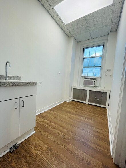 More Photos Of 142-144 Joralemon St, Brooklyn Medical For Lease