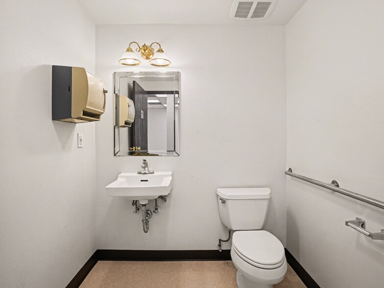 More Photos Of 214 Standard St, El Segundo Office For Lease