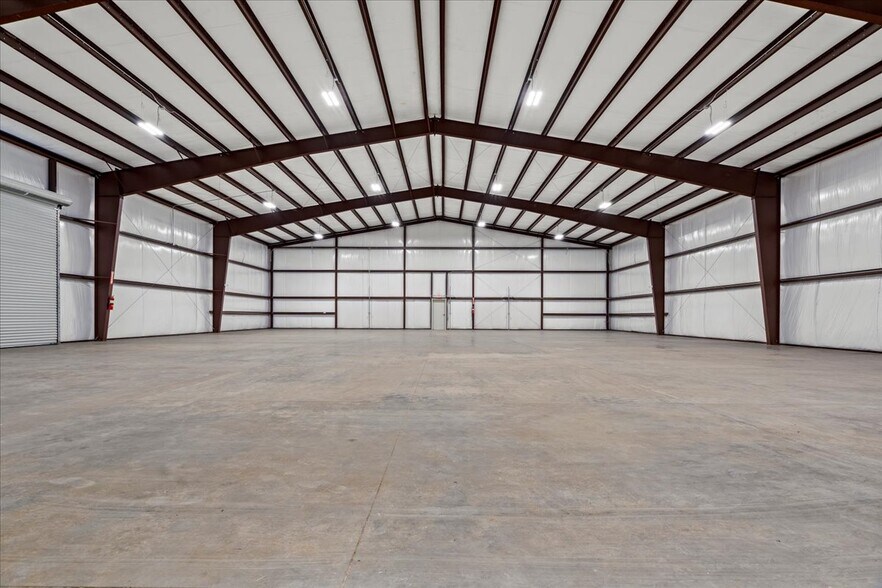 More Photos Of 3345 Willow Creek Rd, Florence Flex For Lease