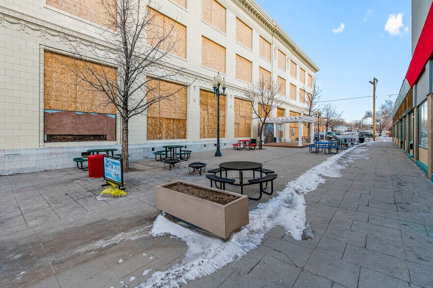 More Photos Of 502 S Main St, Rock Springs General Retail For Sale