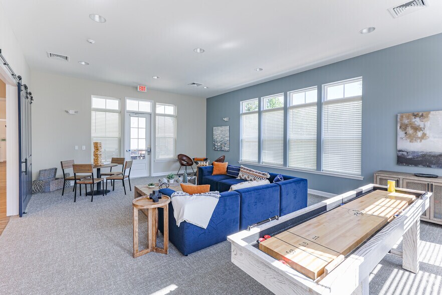 More Photos Of 5401 Commonwealth Centre Pky, Midlothian Apartments For Sale