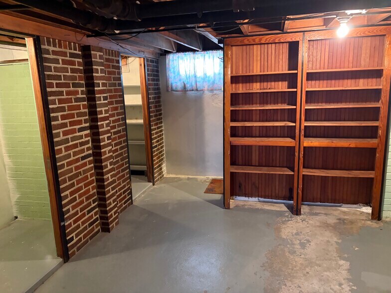 More Photos Of 1031 Columbus Ave, Sandusky Flex For Sale