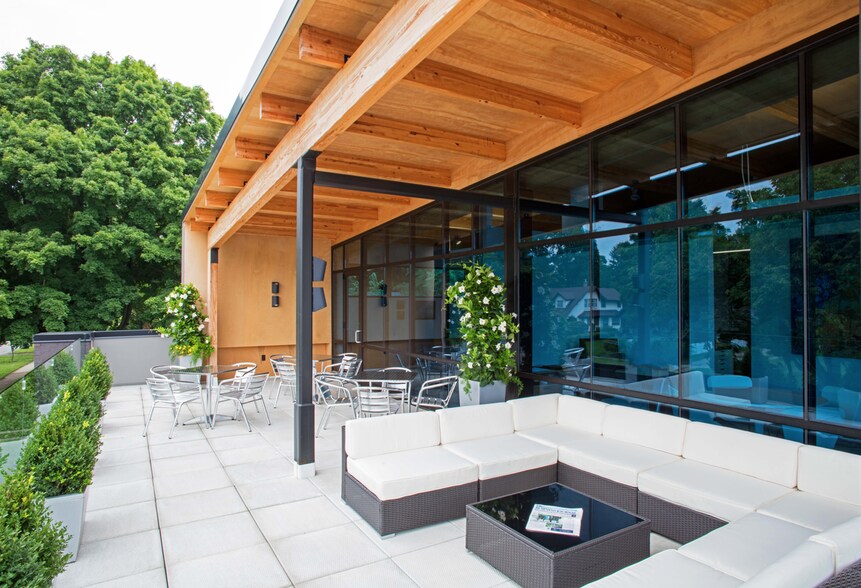 More Photos Of 5915 N College Ave, Indianapolis Loft Creative Space For Lease